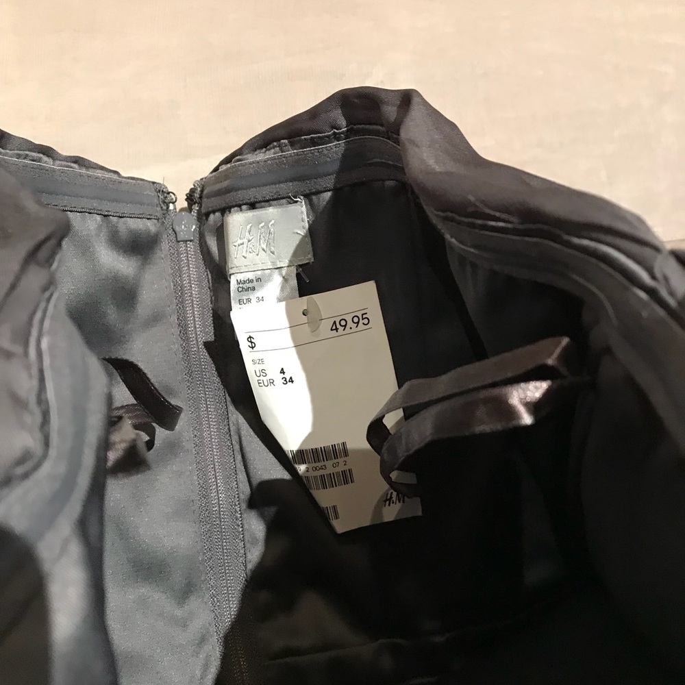 {H&M} Ruffles Dress - Picture 3 of 6